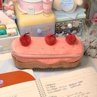 Creative Pink Cherry Plush กล่องดินสอนักเรียนความจุขนาดใหญ่กล่องดินสอเค้กกระเป๋าเก็บเครื่องเขียนอเนกประสงค์กระเป๋าเครื่องสําอาง