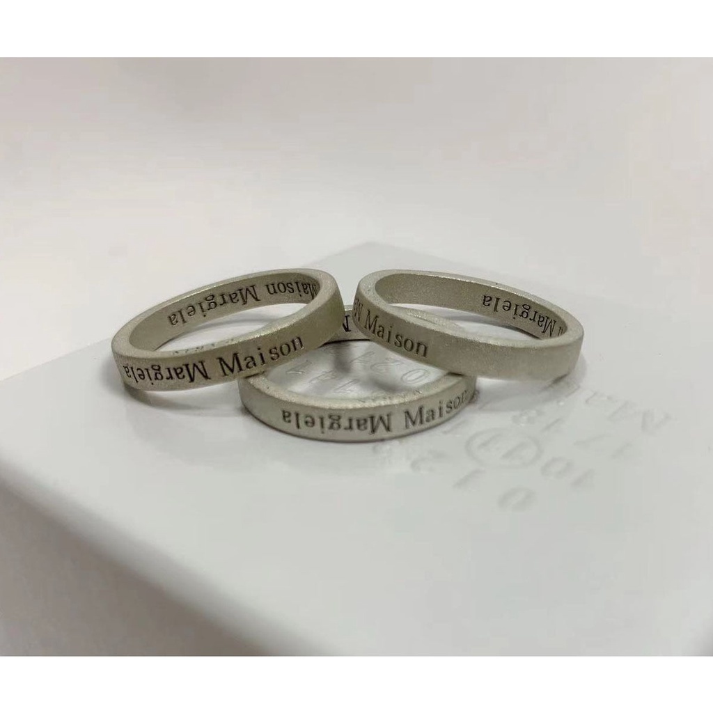 Maison Margiela Margiela แหวนชุบเงิน ลายตัวอักษร สําหรับผู้ชาย และผู้หญิง