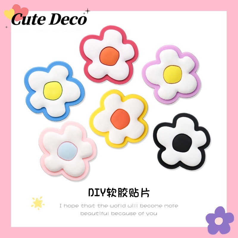 แผ่น PVC รูปดอกซากุระ สามสี สําหรับตกแต่งรองเท้า Crocs