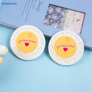 Xianyuan ป้ายแท็กกระดาษ ทรงกลม สีแดง สีเขียว สีเหลือง 10 หลุม แฮนด์เมด DIY สําหรับทําเครื่องประดับ 50 ชิ้น