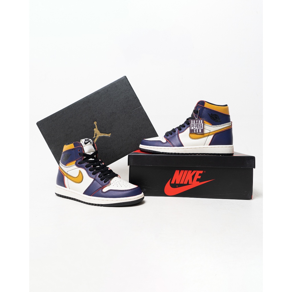 Sepatu Pria Jordan 1 Retro High OG Defiant SB LA to Chicago Court Purple/Black-Sail-University Gold