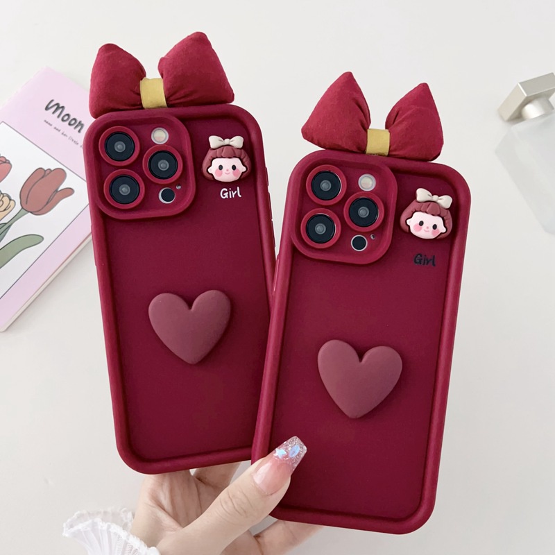 เคสโทรศัพท์มือถือ ซิลิโคนนิ่ม ลายตุ๊กตาเด็กผู้หญิง สีไวน์แดง สําหรับ iPhone 7 8 14 15 + Plus X XS XR 11 12 13 Pro Max SE 2020 2022