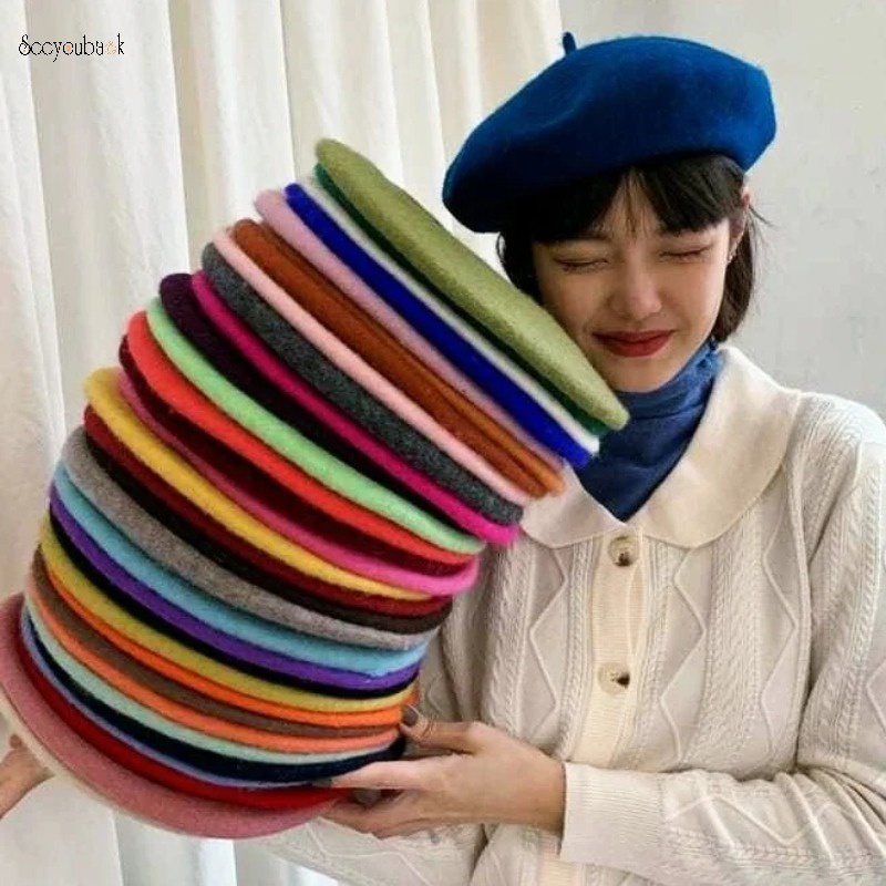 หมวกเบเร่ต์ หมวกบีนนี่ ผ้าขนสัตว์ สีพื้น ให้ความอบอุ่น สไตล์ฝรั่งเศส คลาสสิก ย้อนยุค หรูหรา เหมาะกับฤดูใบไม้ร่วง และฤดูหนาว สําหรับผู้หญิง