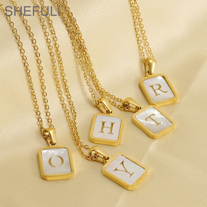 SHEFULI 18K Gold White Shell Letter สร้อยคอไทเทเนียมเหล็ก Hollow SHELL สร้อยคอผู้หญิงสแตนเลส Cube Ca