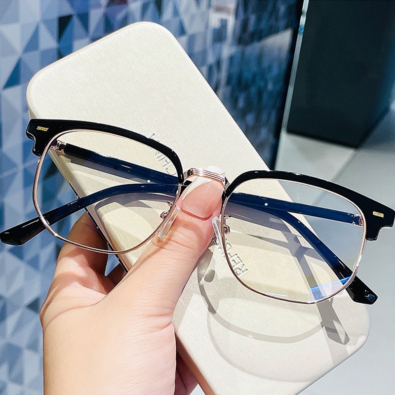แว่นสายตาสั้นชายหญิง เลนส์ออโต้+กรองแสงสีฟ้า  ออกแดดเปลี่ยนสี -50/-100/-150/-200/-250/-300/-400/-500/-600 แว่นกลองแสง กรอบแว่นตา แฟชั่น นเลนส์ออโต้ SuperAutoBlueLensกันUV99% การปรับแต่งข้อมูลการสั่งจ่ายยา