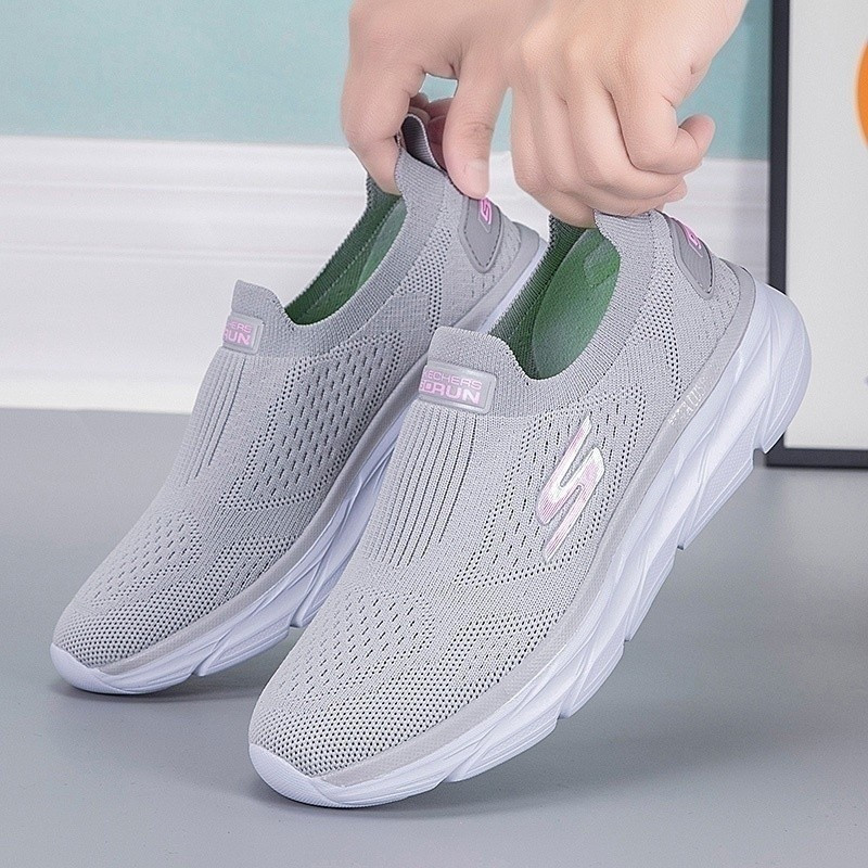 จัดส่งด่วน Skechers_Max Cushion Summer Slip On รองเท้าผ้าใบผู้หญิง รองเท้ากีฬา รองเท้าผ้าใบผู้หญิง NESQ CE99 QX0D REWM G9WV