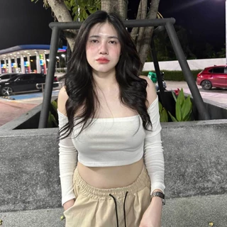 เสื้อครอปเเขนยาวปาดไหล่สีพื้นเเฟชั่นสไตล์เกาหลีเรียบง่าย
