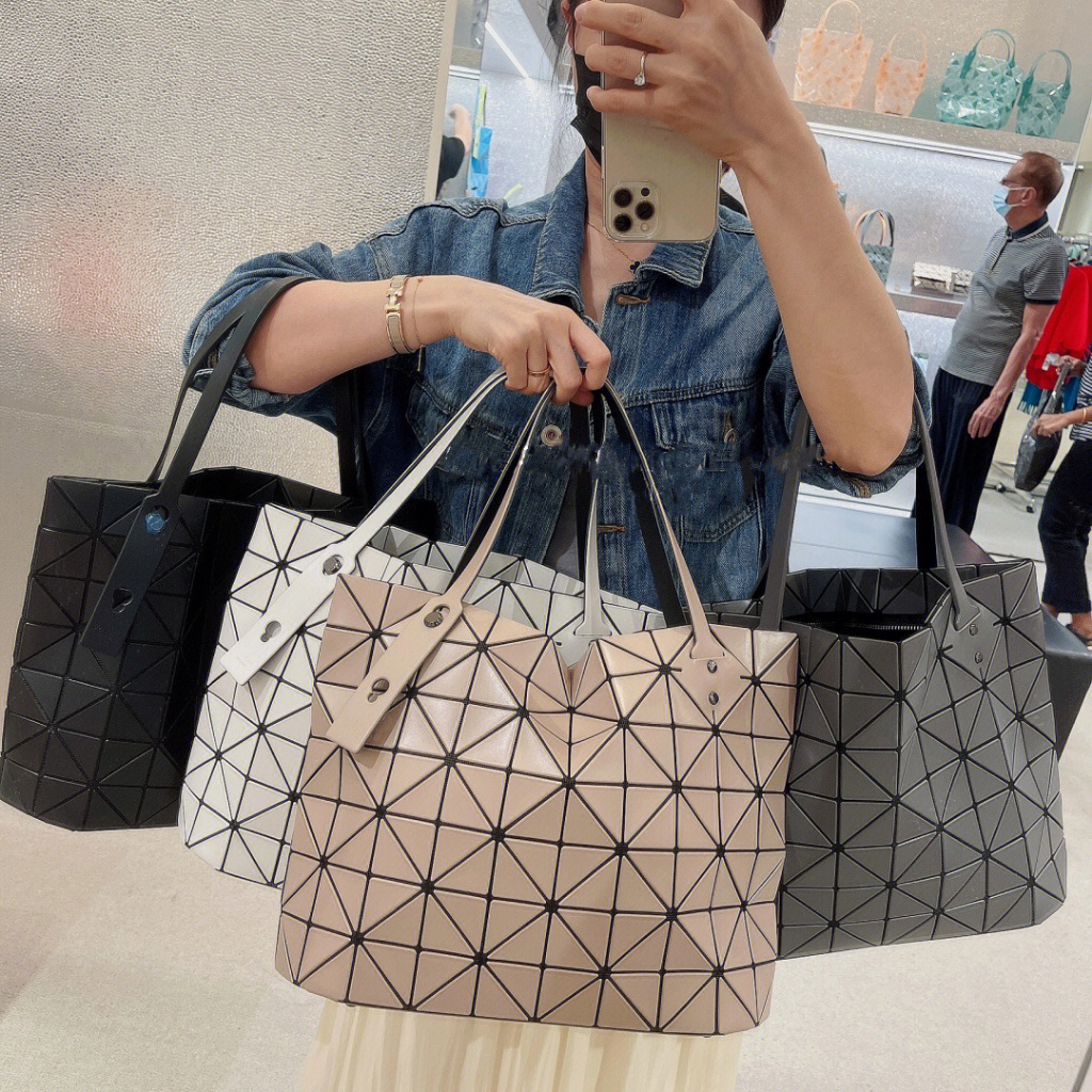 Lady bag New ของแท้ 💯 กระเป๋า baobao ISSEY MIYAKE ROCK MATTE HANDBAG/กระเป๋าสะพายข้าง/กระเป๋าถือ