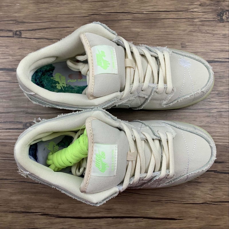 NIKE SB DUNK LOW MUMMY GLOW IN THE DARK