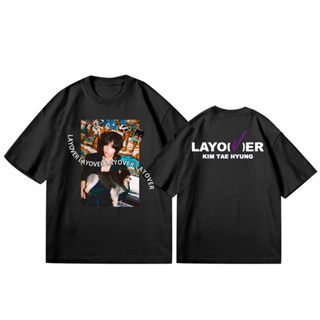 ใหม่ เสื้อยืดลําลอง ผ้าฝ้าย แขนสั้น คอกลม พิมพ์ลาย Kpop BANGTAN V Kim Tae Hyung FIRST SOLO ALBUM Layover สําหรับผู้ชาย และผู้หญิง 2023