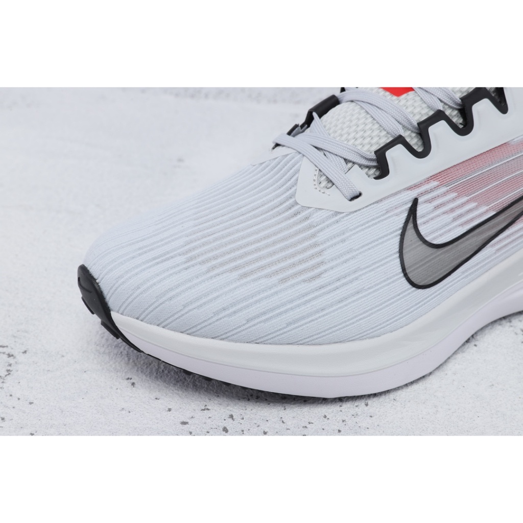 Nike  Air Zoom Winflo 9ผงสีขาวดำ ระบายอากาศทนต่อการสึกหรอช็อกกีฬาลำลองวิ่งรองเท้าบาสเกตบอลผู้ชายผู้หญิแท้100%