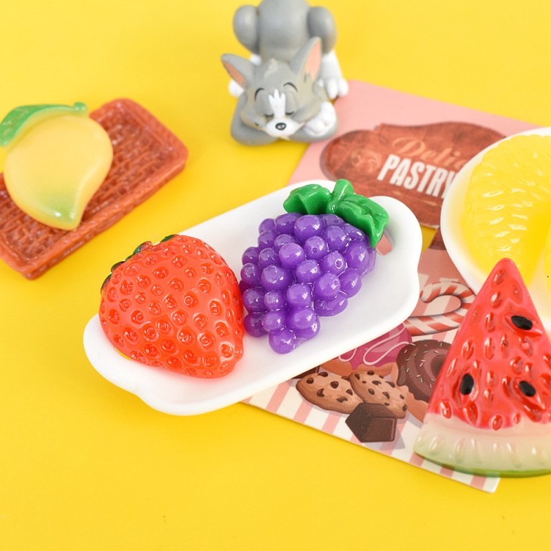 10 ชิ้น / เซต จําลอง สตรอเบอร์รี่ องุ่น แตงโม กล้วย ผลไม้ เรซิน หลังแบน สําหรับโฮมเมด เคสโทรศัพท์มือถือ ตู้เย็น อุปกรณ์ตกแต่งผม