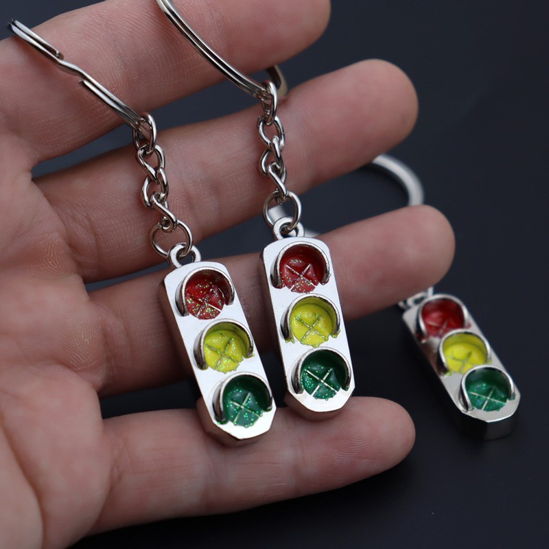 Creative การจราจร Light Key Chain ที่น่าสนใจสัญญาณจราจรโลหะ Key Chain ผู้ชายรถ Key ผู้ถือ Trinket