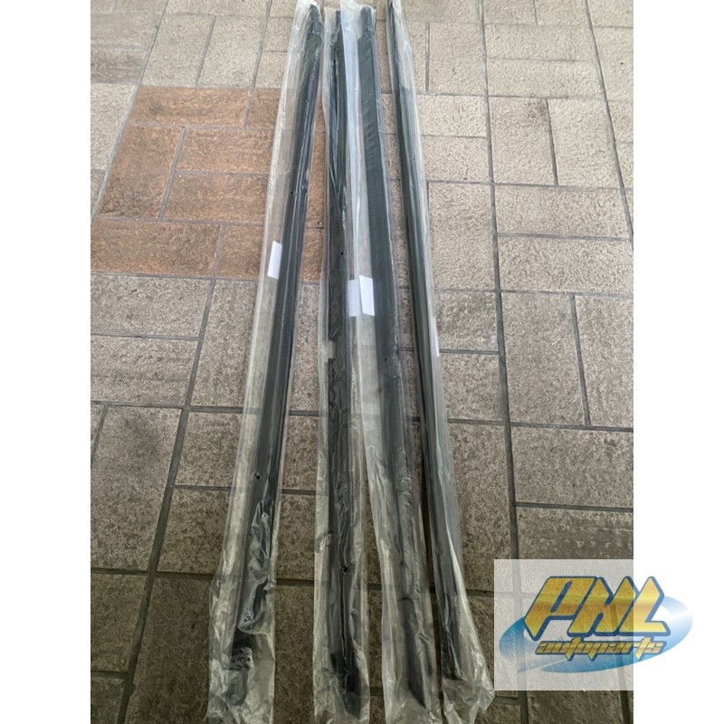 ยางรีดน้ำนอกToyota camry acv40 ปี2007-2011 ชุบโครเมี่ยม ราคาสี่เส้น