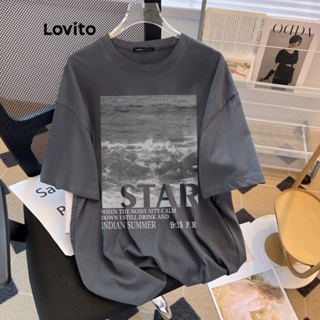 Lovito เสื้อยืด โอเวอร์ไซซ์ ลายตัวอักษร สไตล์ลำลอง สำหรับผู้หญิง LNE13008 (สีเทาเข้ม)