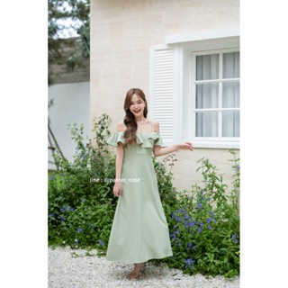 Stella Maxi Dress : สีเขียวมัทฉะ