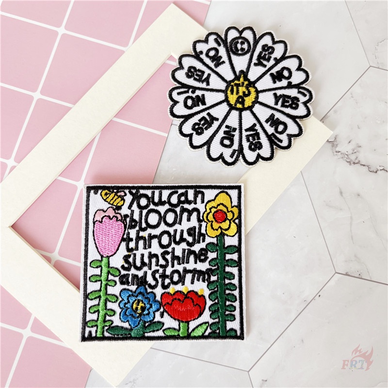 ♥ แผ่นสติกเกอร์คําคมแรงบันดาลใจ You Can Bloom Through Sunshine and Storms มีกาวในตัว สําหรับติดตกแต่ง ♥ แผ่นแพทช์รีดร้อน รูปสแลงอาร์ต DIY สําหรับเย็บปักตกแต่งเสื้อผ้า 1 ชิ้น