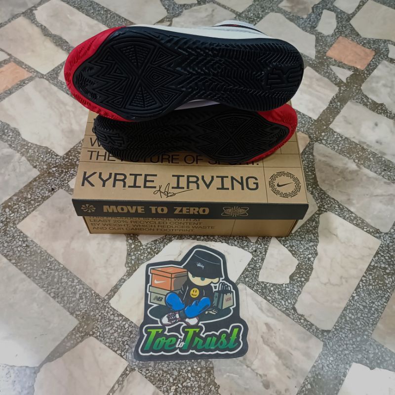 Nike Kyrie Flytrap 6 ฝุ่นโฟตอน แนวโน้ม
