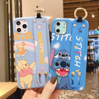 เคสโทรศัพท์มือถือ กันกระแทก ลายการ์ตูนหมี พร้อมสายคล้องมือ สําหรับ Apple 7 8p X Xs Xr Xs Xsmax 11 11promax 12 12pro 12promax 13 13pro 13promax 14 14pro 14promax