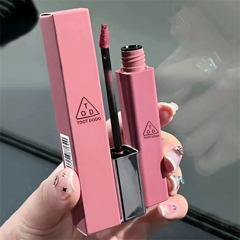 Toot DODO Soft Matte Lip Glaze พร้อมสีเข้มข้นติดทนนานและสีเต็ม