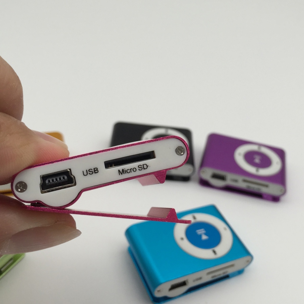 เครื่องเล่นเพลง MP3 ดิจิทัล USB ขนาดเล็ก แบบพกพา มีช่องเสียบการ์ด TF สําหรับวิ่ง