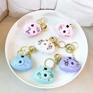 Kawaii Sanrio Hello Kitty Melody Cinnamoroll จี้พวงกุญแจรถยนต์ รูปการ์ตูนกล้องถ่ายรูป มีไฟ LED