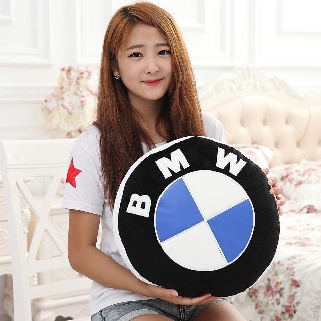 หมอนอิงรถยนต์ ลายโลโก้ สําหรับ BMW F15 F16 F30 F31 F48 G30 E39 X1 X3 X5 X6 1 3 5 7 Series