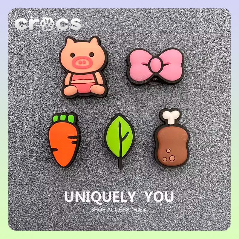jibbitz crocs หัวเข็มขัด รูปหมู สีชมพู ตัวติดรองเท้า crocs jibbitz crocs ประดับโบว์ อุปกรณ์เสริม สําหรับรองเท้า jibbitz crocs เกาหลี