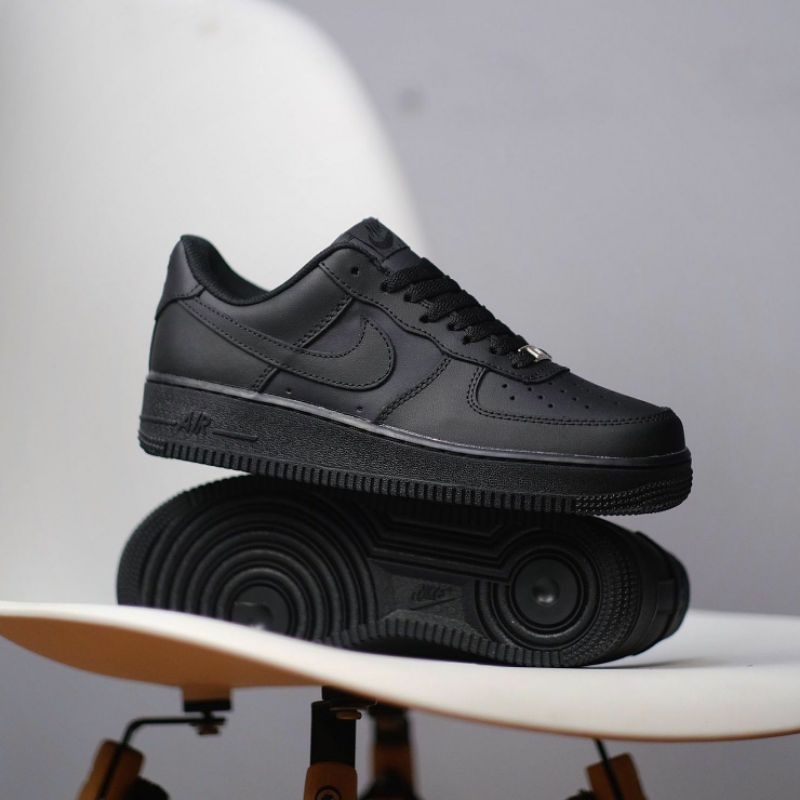 Nike Air Force 1 07 สีดำล้วน Sepatu ของแท้ แฟชั่น