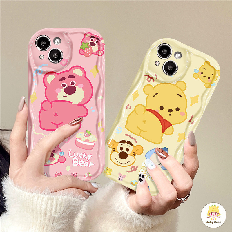 การ์ตูนน่ารักน่ารักหมีพูห์สตรอเบอร์รี่หมีกรณีขนาดกะทัดรัดสำหรับ iPhone 11 12 15 13 14 Pro Max 7Plus X XR XS Max 7 8 Plus