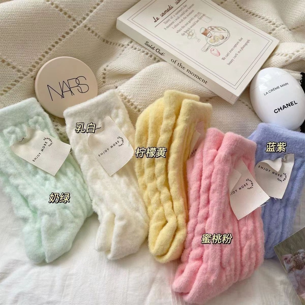 ถุงเท้า ผ้าฟลีซเทียม แบบหนา ให้ความอบอุ่น สีแคนดี้ แฟชั่นฤดูใบไม้ร่วง และฤดูหนาว สําหรับผู้หญิง