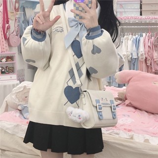 เสื้อกันหนาวแขนยาว คอวี ผ้าถัก ทรงหลวม ปักลายการ์ตูนอนิเมะ Sanrio Love Heart Cinnamoroll สไตล์เกาหลี แฟชั่นฤดูใบไม้ผลิ และฤดูใบไม้ร่วง สําหรับผู้หญิง