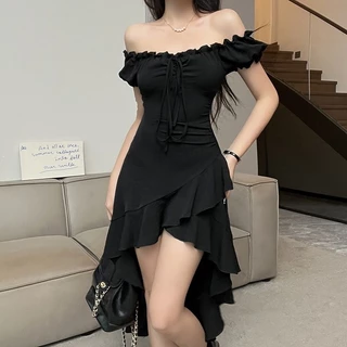 (จัดส่งจากประเทศไทย) สไตล์ฝรั่งเศส สีดำ อสมมาตร ชุดเดรส ไหล่เปลือย เซ็กซี่ กระชับเอว ชุดดำตัวน้อย