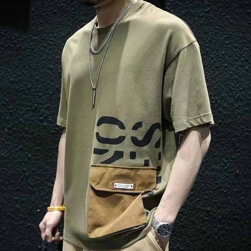【M-5XL】เสื้อยืดชาย สไตล์เกาหลี ทรงหลวม ขนาดใหญ่ มีกระเป๋า เสื้อเชิ้ตผู้ชายสีเขียว คอกลม แขนสั้นลําลอง เสื้อยืดผู้ชาย