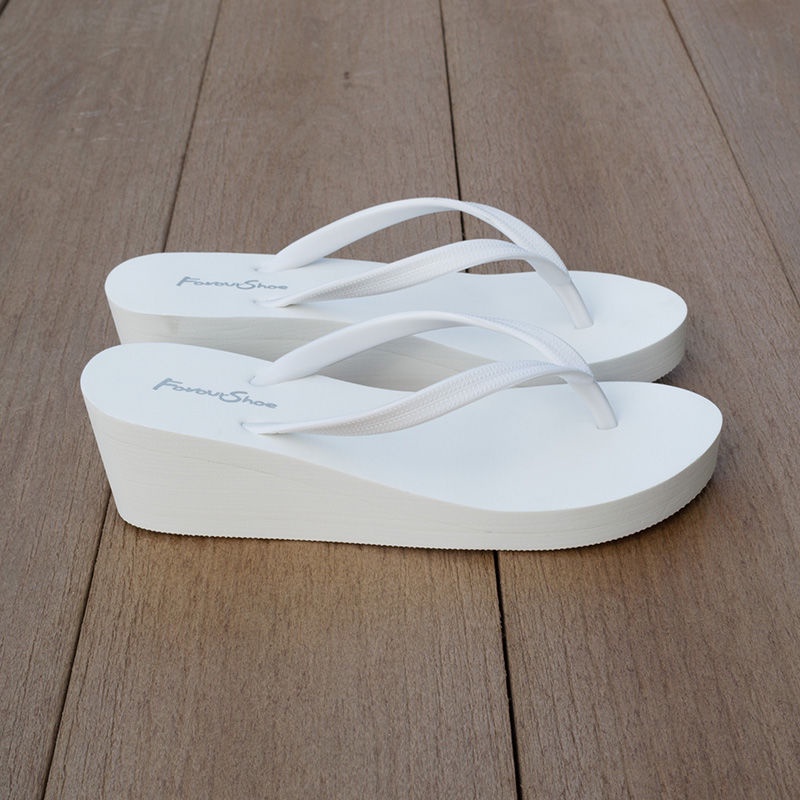 Flip-flops ผู้หญิงส้นลิ่มกลางส้นรองเท้าส้นสูงหนาSoledซานย่าชายหาดริมทะเลสีทึบทรายฤดูร้อน