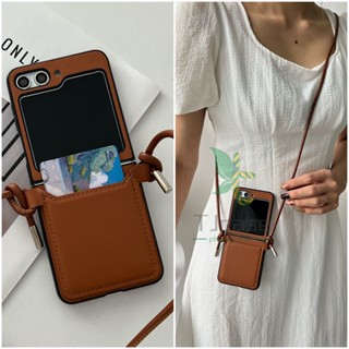 เคสโทรศัพท์มือถือหนัง Pc แข็ง ฝาพับ พร้อมช่องใส่บัตรเครดิต และสายสะพายข้าง สําหรับ Samsung Galaxy Z Flip 5 Z Flip 4 3