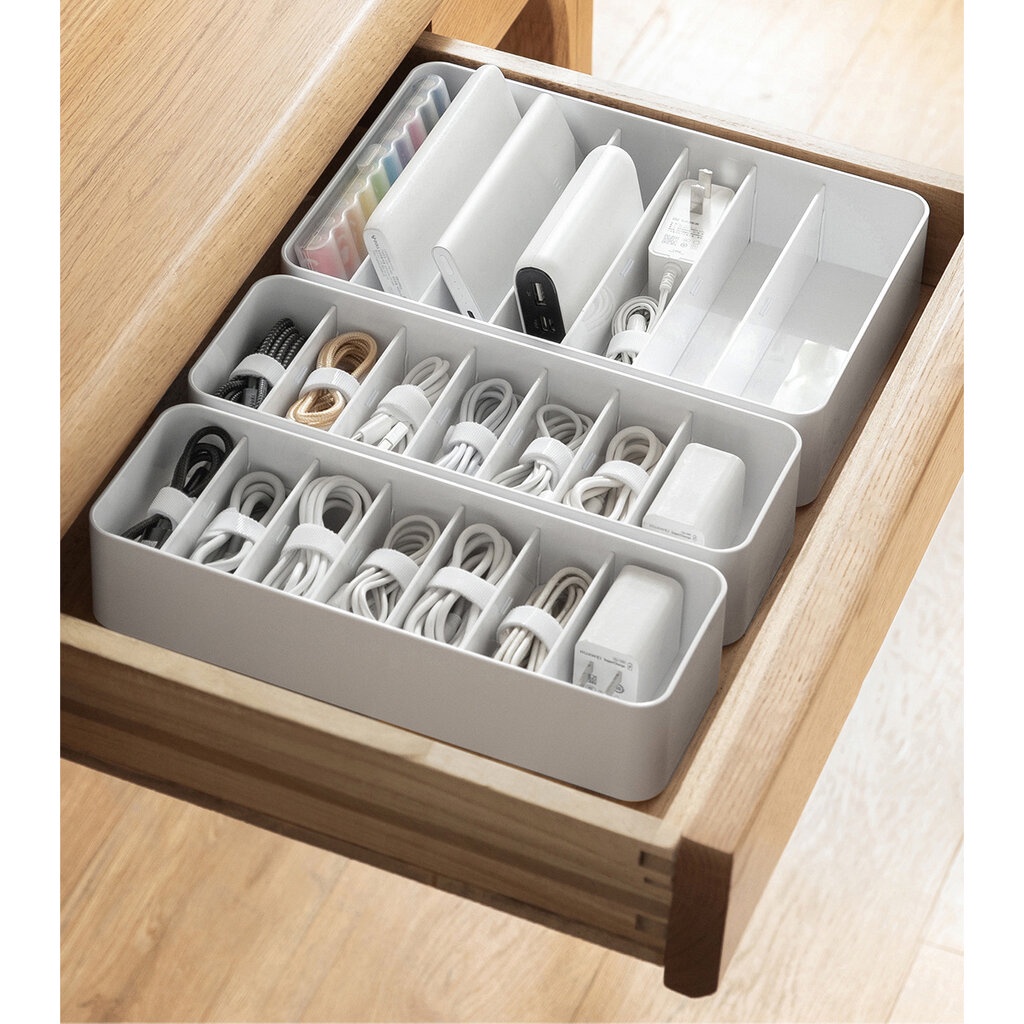 Omocha | (White Drawer) ที่เก็บสายชาร์จ กล่องจัดระเบียบสายไฟ Cable Organizer Box สำหรับลิ้นชัก ช่องแบ่ง ปรับได้