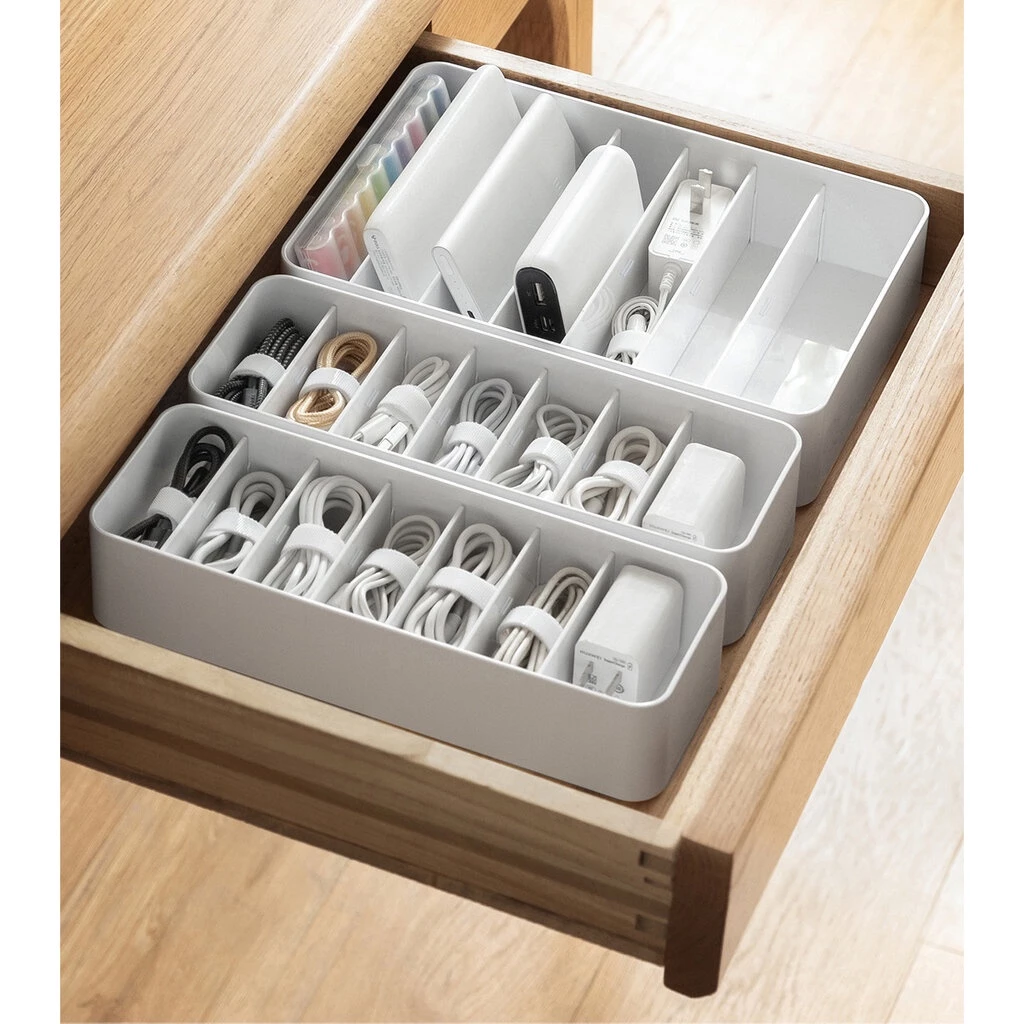Omocha | (White Drawer) ที่เก็บสายชาร์จ กล่องจัดระเบียบสายไฟ Cable Organizer Box สำหรับลิ้นชัก ช่องแบ่ง ปรับได้