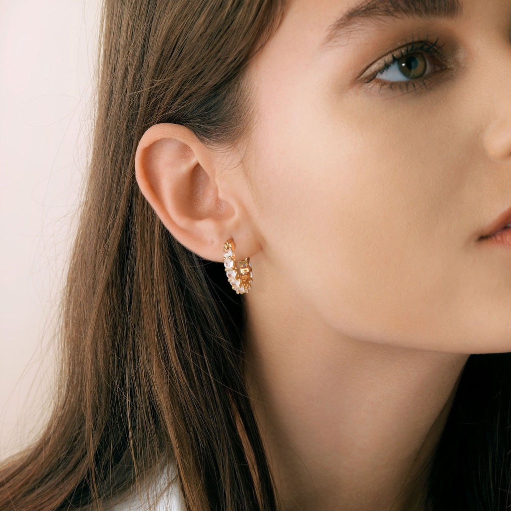 Vnox ต่างหูห่วงลูกบาศก์ ประดับเพทาย ทรงกลม ทอง 18K กันแพ้ เครื่องประดับ สําหรับผู้หญิง ปาร์ตี้ ของขวัญ - รูปที่ 2