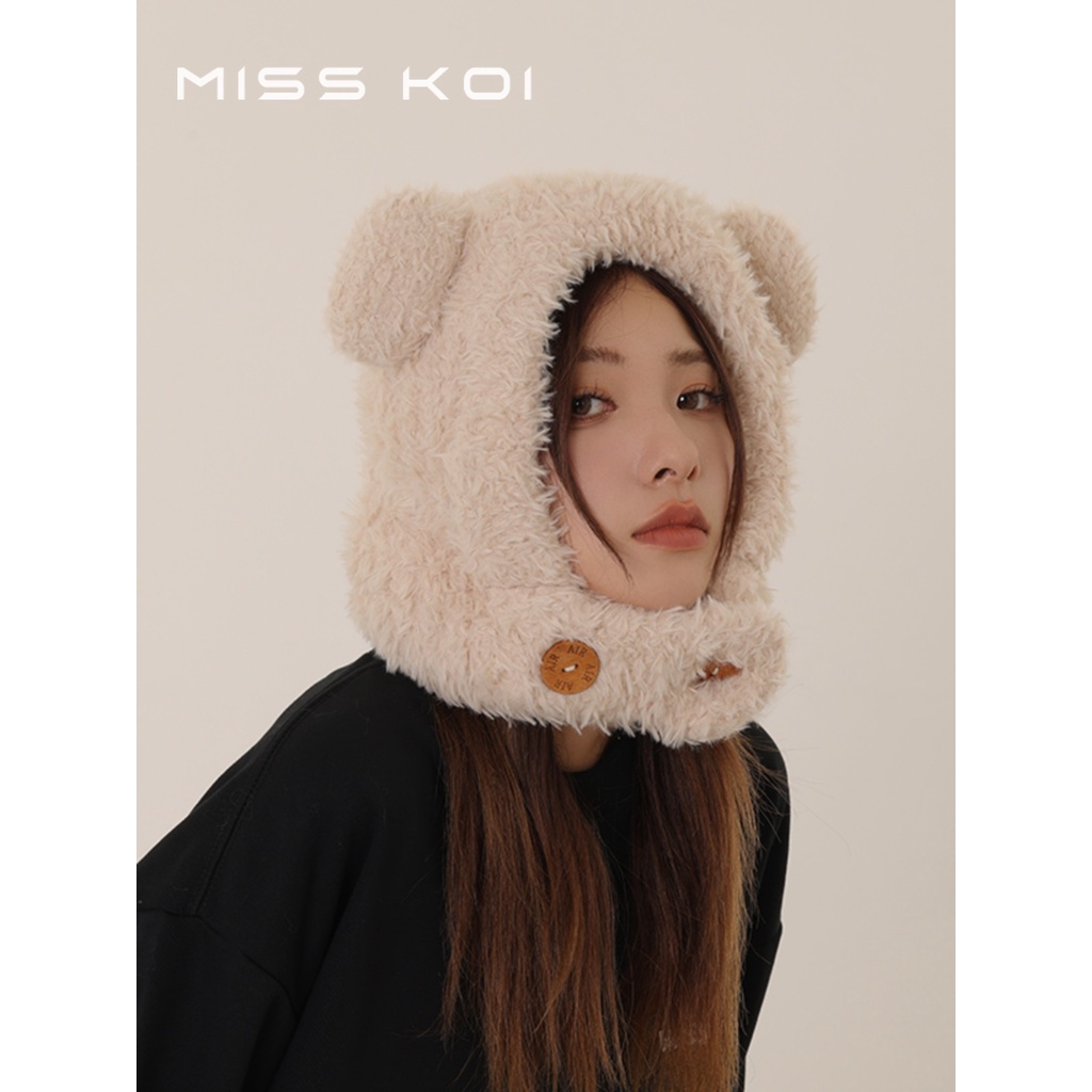 Misskoi [พร้อมส่ง] ใหม่ หมวกผ้ากํามะหยี่ขนนิ่ม แต่งหูหมีน่ารัก แบบสวมหัว ให้ความอบอุ่น เหมาะกับใส่ขี่จักรยาน แฟชั่นฤดูหนาว สําหรับผู้หญิง