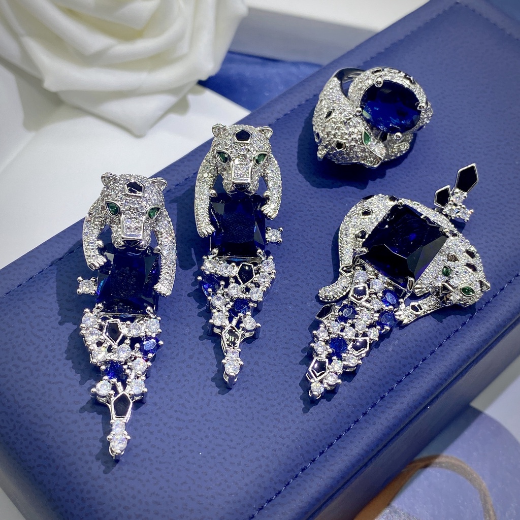 ชุดเครื่องประดับ สร้อยคอ ต่างหู แหวนเพชร สีเขียว ลายเสือดาว