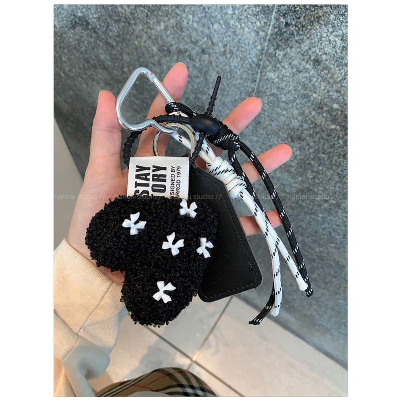 Mountaineering Buckle Lamb ขนสัตว์หัวใจจี้พวงกุญแจสําหรับกระเป๋าตุ๊กตาผีเสื้อ Knot พวงกุญแจกระเป๋าจี้ไอเดียของขวัญ