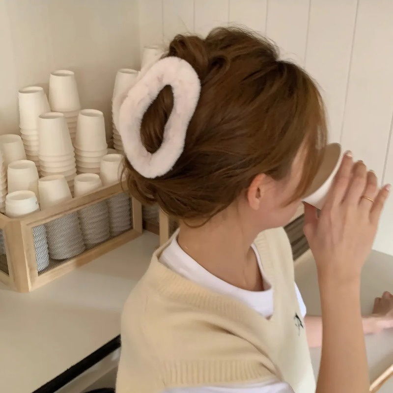 กิ๊บติดผม ผ้ากํามะหยี่ขนนิ่ม รูปก้อนเมฆ ขนาดใหญ่ แฟชั่นฤดูใบไม้ร่วง และฤดูหนาว สําหรับผู้หญิง 2023