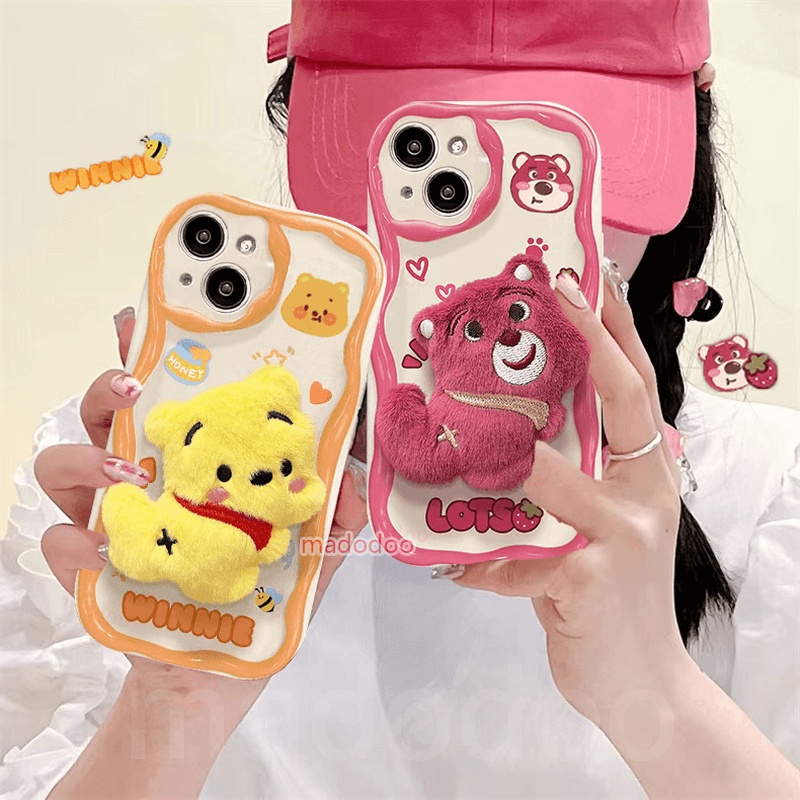 Casing Redmi Note 13 Pro+ 12S 4G 12 Pro Plus 5G 13C 12C A1 A2 A3 11S 11 10C 10 9T 9C 9A POCO X6 X5 M6 C65 Cream Edge Cute Cartoon Winnie the Pooh Strawberry Bear Lotso Plush Stand Fine Hole Tpu Shockproof Protection Soft Phone Case Full Back Cover 1NY 72