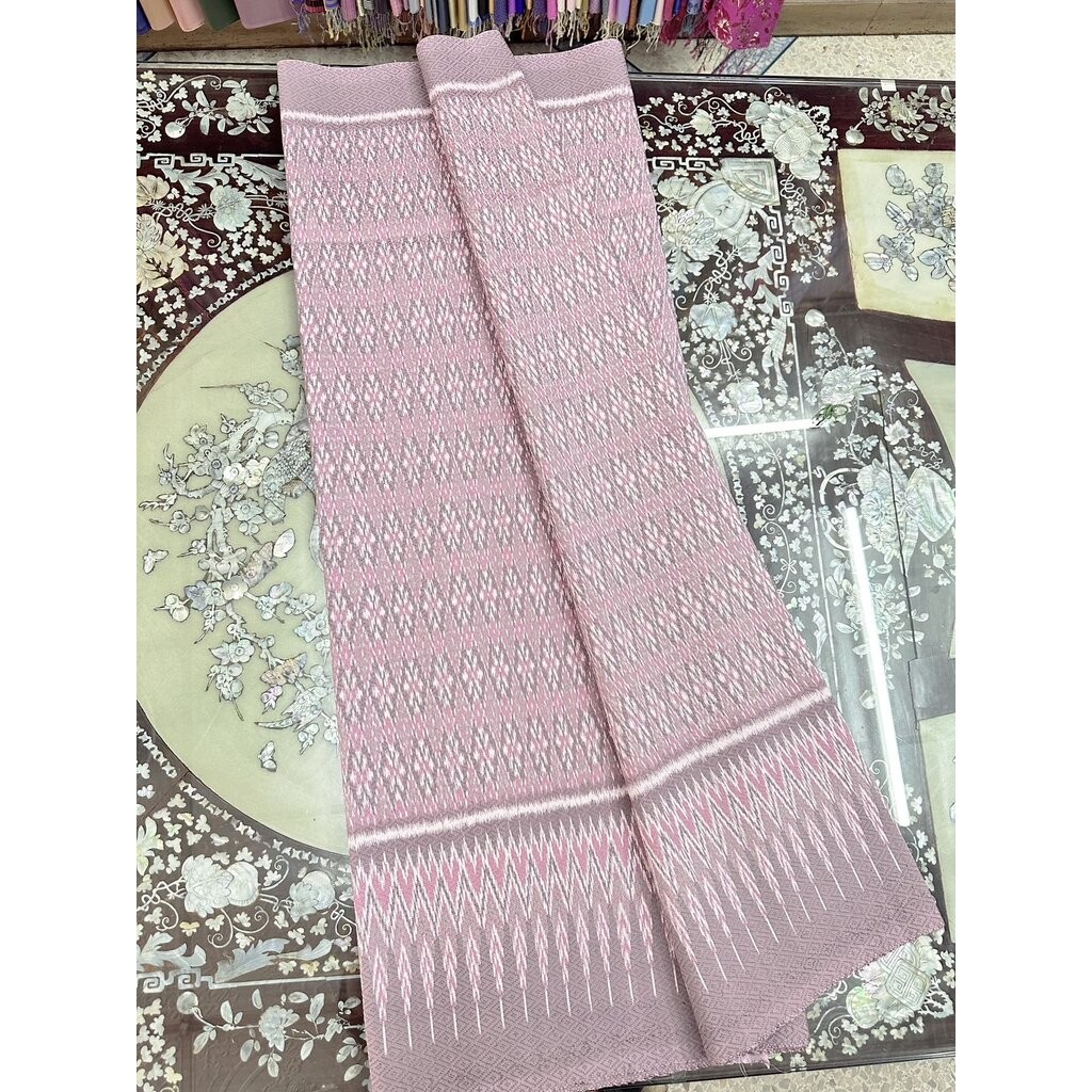 ซิ่น ผ้าไหมมัดหมี่ 6ตะกอ สีธรรมชาติ ขนาด1x2เมตร ลายดาวกระจาย สีชมพูกลีบบัว รหัส L1-ST-0125681