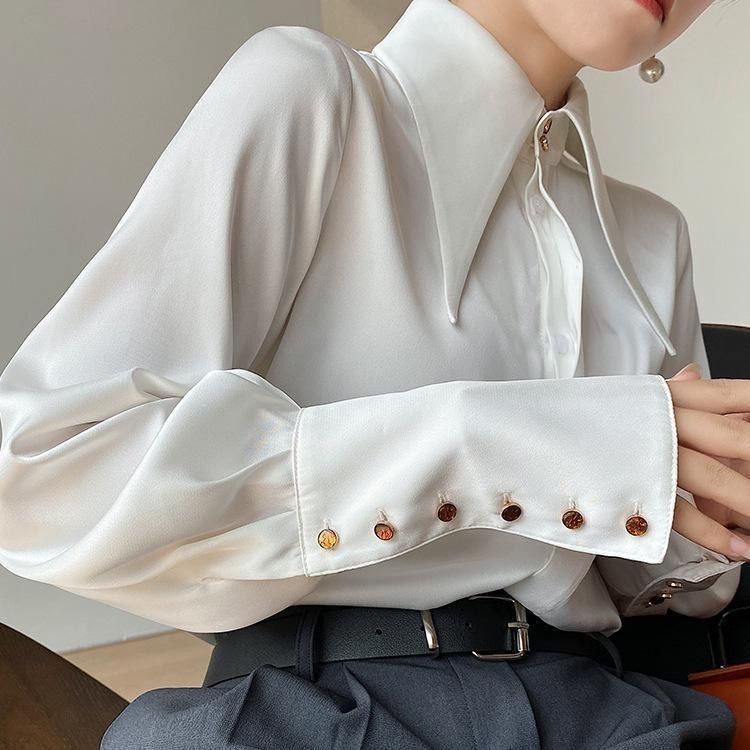 สีเหลืองชี้ปกเสื้อผู้หญิงความรู้สึกระดับไฮเอนด์2023สไตล์ใหม่ซาตินผ้าม่านออกแบบด้านบนซอกเสื้อคอปกขนาดใหญ่