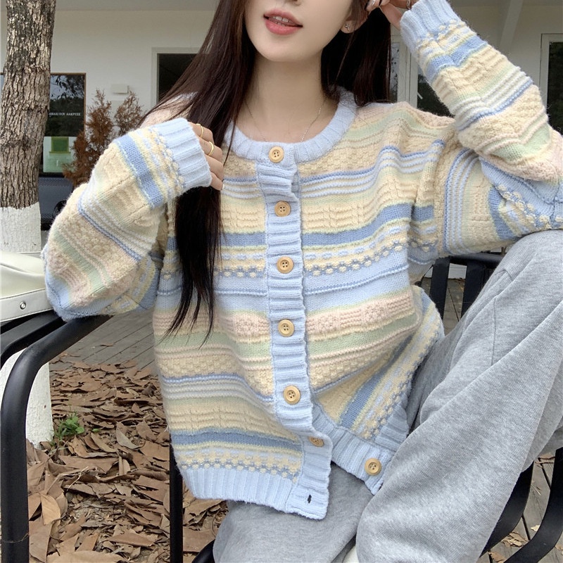 เสื้อแจ็กเก็ตคาร์ดิแกน ผ้าถัก แบบนิ่ม ทรงหลวม ลายทาง สีฟ้า สีคอนทราสต์ แฟชั่นฤดูใบไม้ร่วง สไตล์เกาหลี สําหรับเด็กผู้หญิง