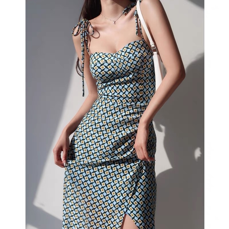 blue dress สาวอวบ เดรสสายเดี่ยวยาว ไปทะเลผู้หญิง น่ารัก เกาะอก แขนกุด แฟชั่น เปิดไหล่ ชุดเดรสออกงาน