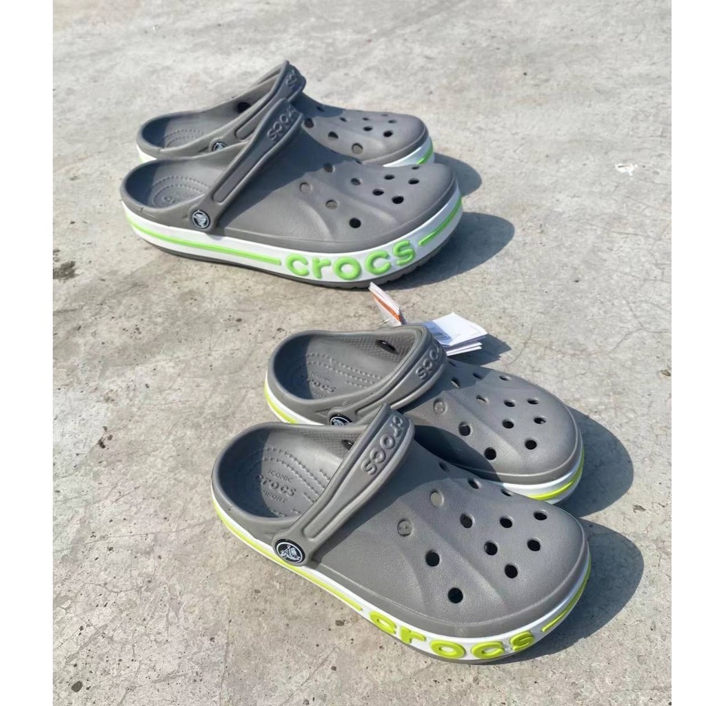 สันทนาการ Crocs Clogs Slip Ons Unisex สำหรับเด็ก ผู้ใหญ่ ผู้ชายและผู้หญิง รองเท้าแตะ