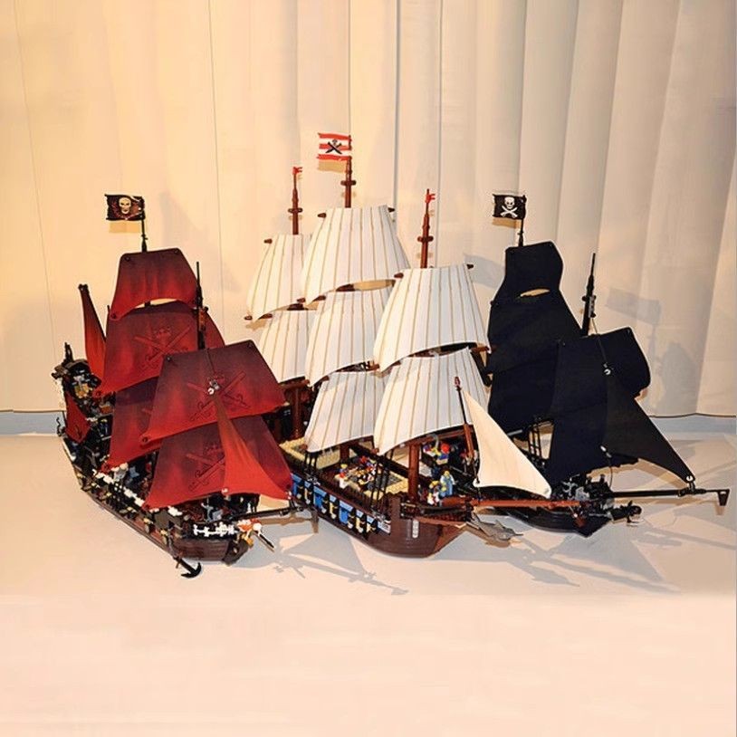 ใช้ได้กับของเล่นบล็อกตัวต่อเรือโจรสลัด LEGO Pirates of the Caribbean เรือ Black Pearl เรือ Queen Ann